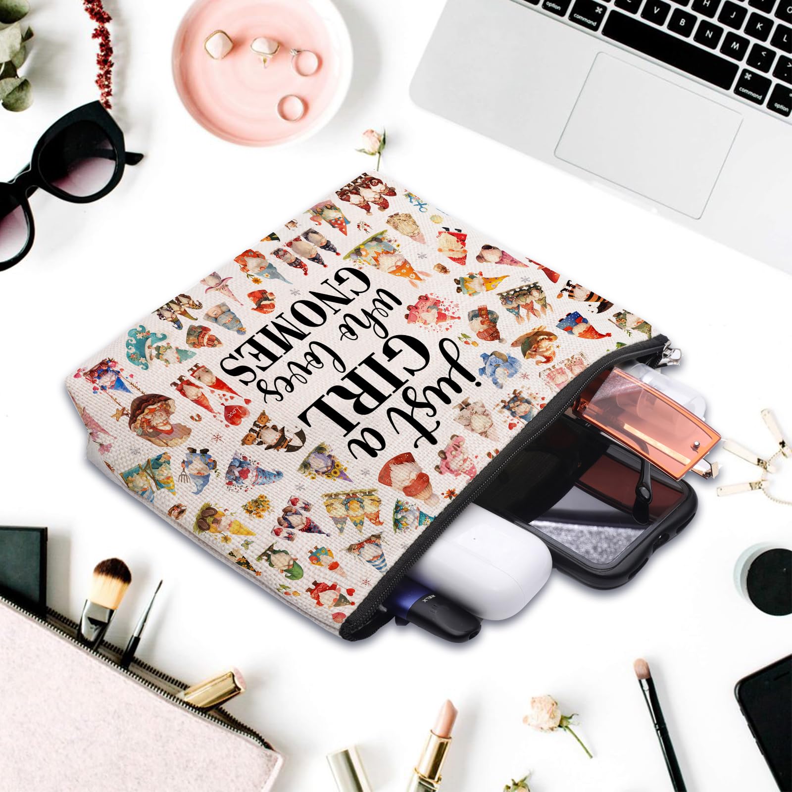 CEASQVAA travel cosmetics pouch suitable for travel kits and desk organization.