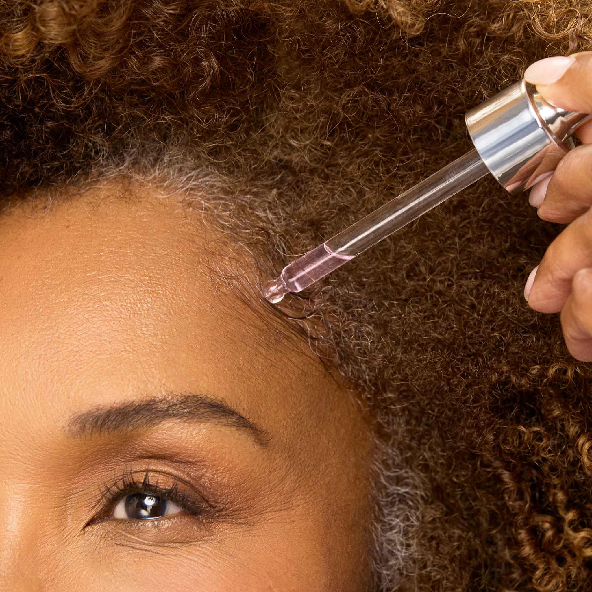Cécred Biopeptide-5 Serum dropper highlights daily use for nourishing scalp and roots.