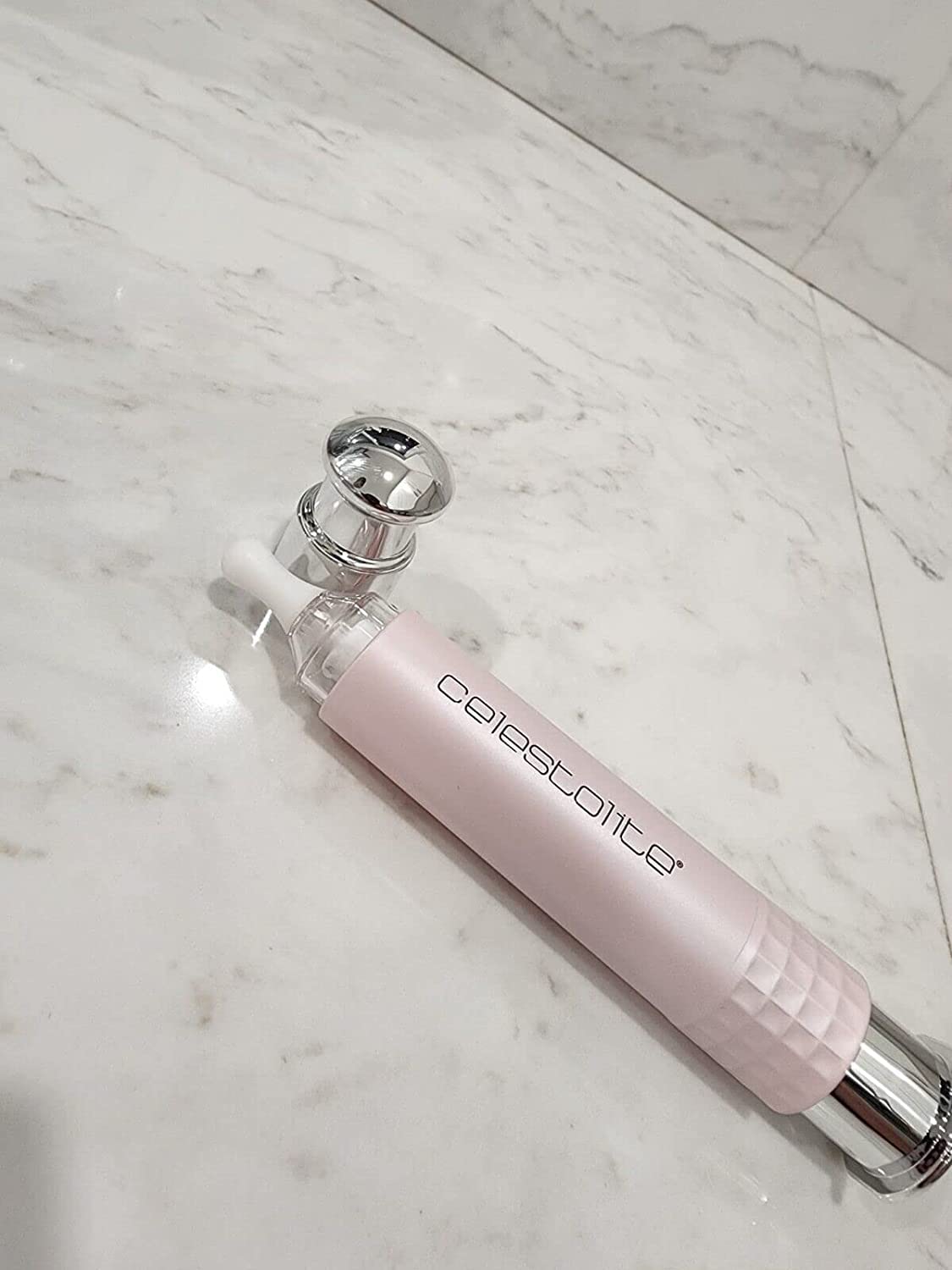 Celestolite Estrella Serum targeted mouth-line application