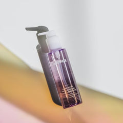 celimax Derma Nature Fresh application on hand illustrating easy spread of cleansing oil