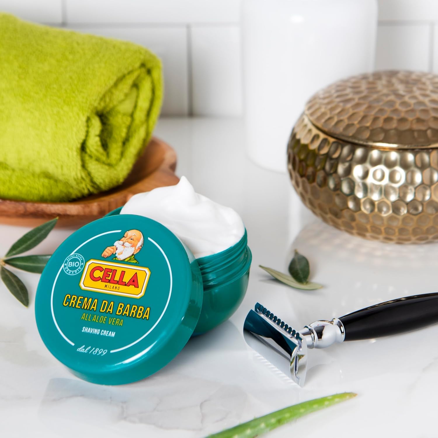 Cella Milano Aloe Vera shaving-razor-glide emphasizes gentle glide and reduced irritation.