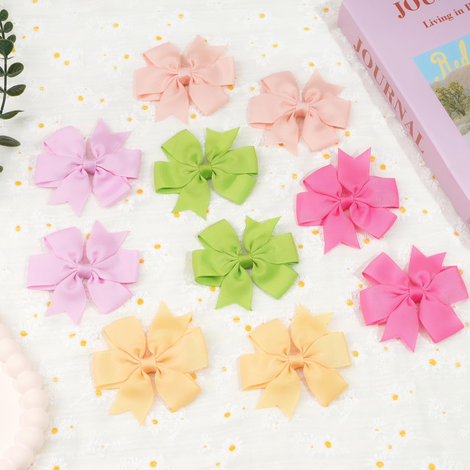 Celllot gift-ready bow set ideal for parties and school events.