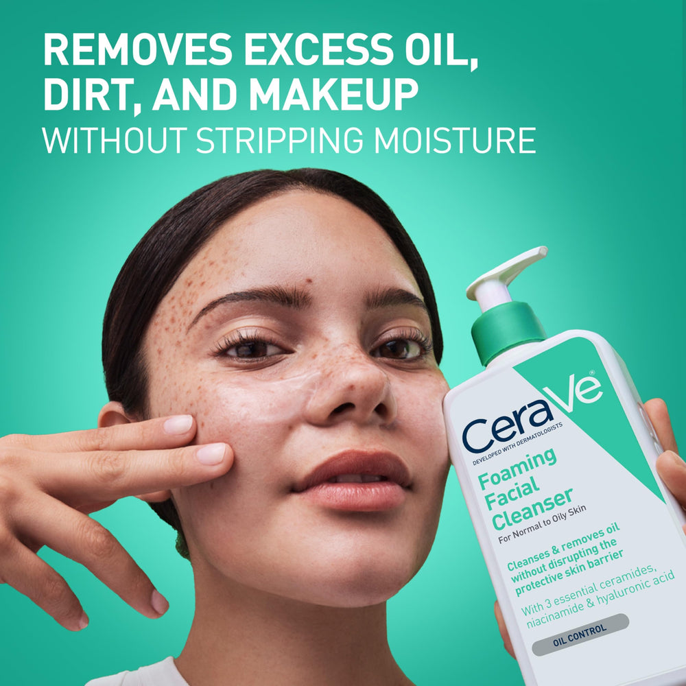 CeraVe pump dispensing gel, demonstrates easy one-handed application benefit