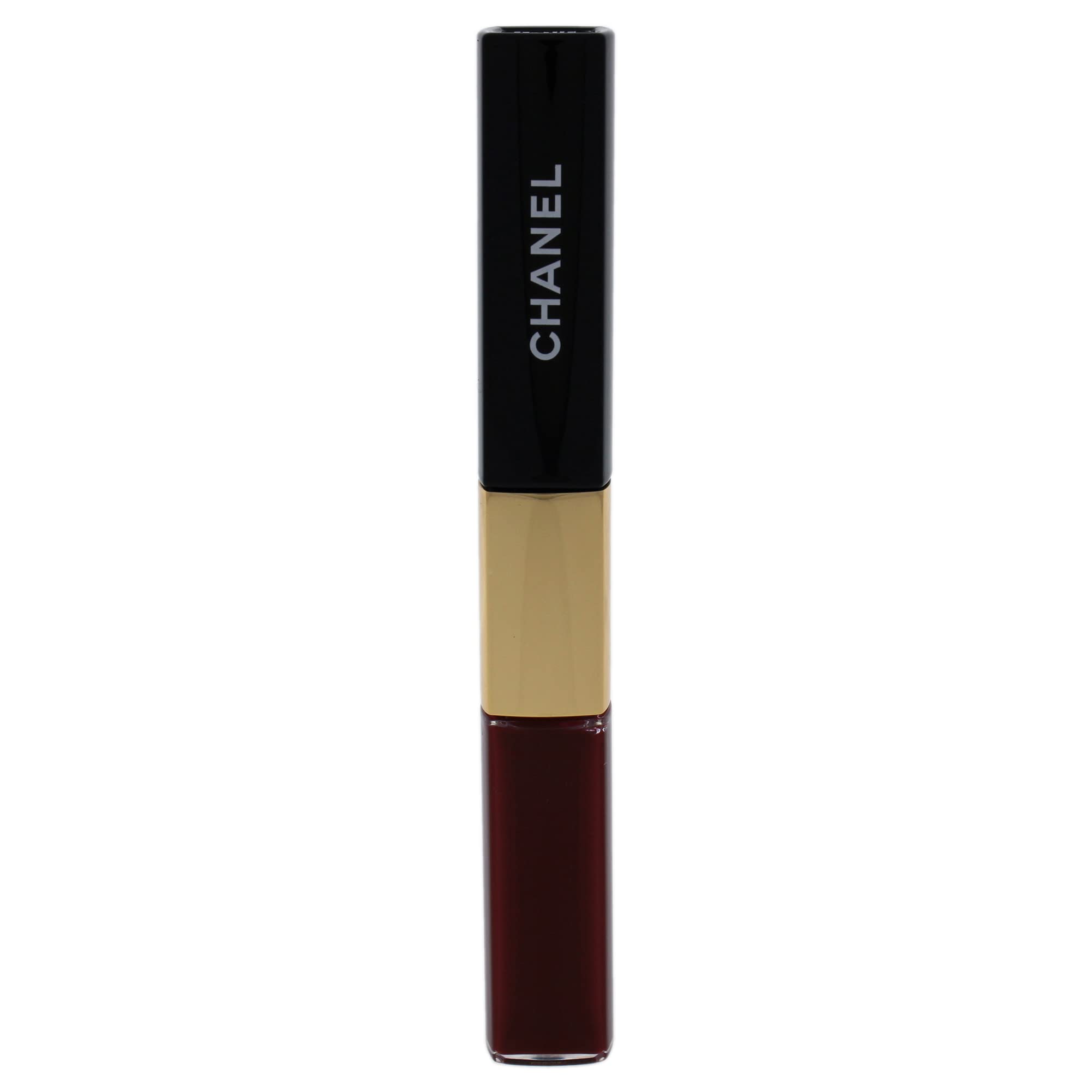 Chanel Le Rouge Duo Ultra Tenue gloss top coat close-up delivers luminous shine
