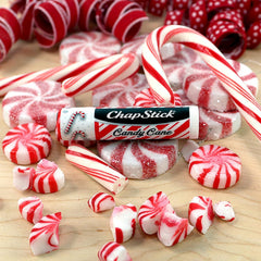 ChapStick Candy Cane: envase ergonómico para uso cómodo en bolsos.