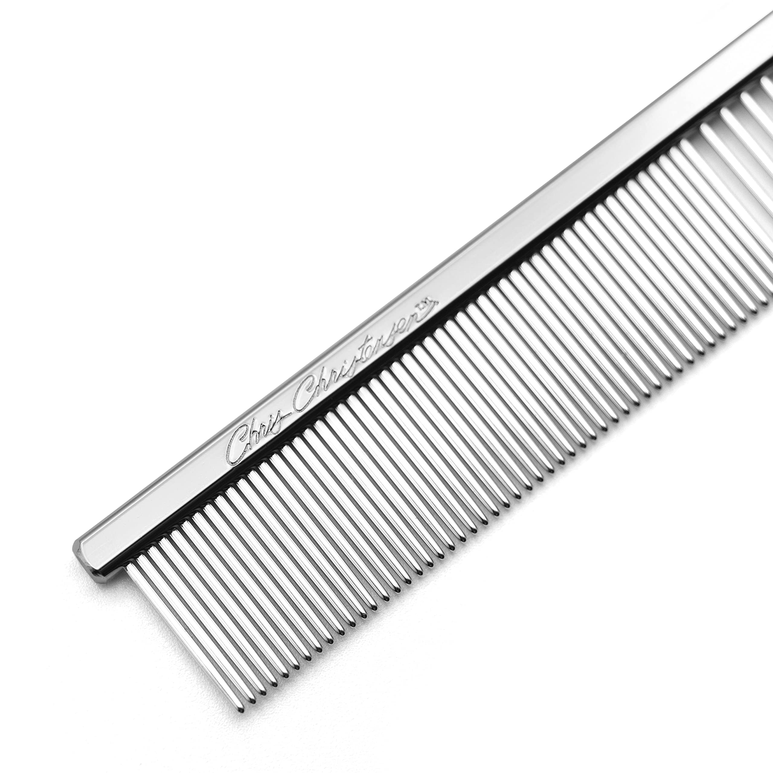 Chris Christensen Face and Feet Buttercomb fine tines detail supports precise knot work.