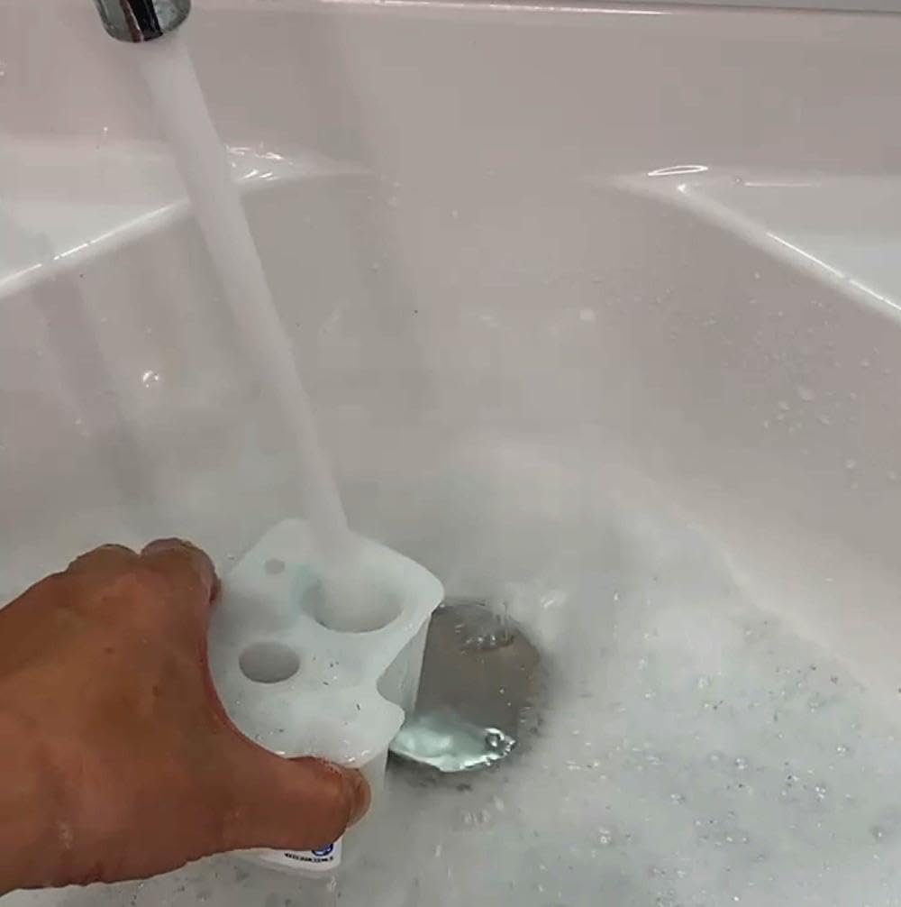 Cleanu compatibility illustration communicates broad shaver cleaning system use