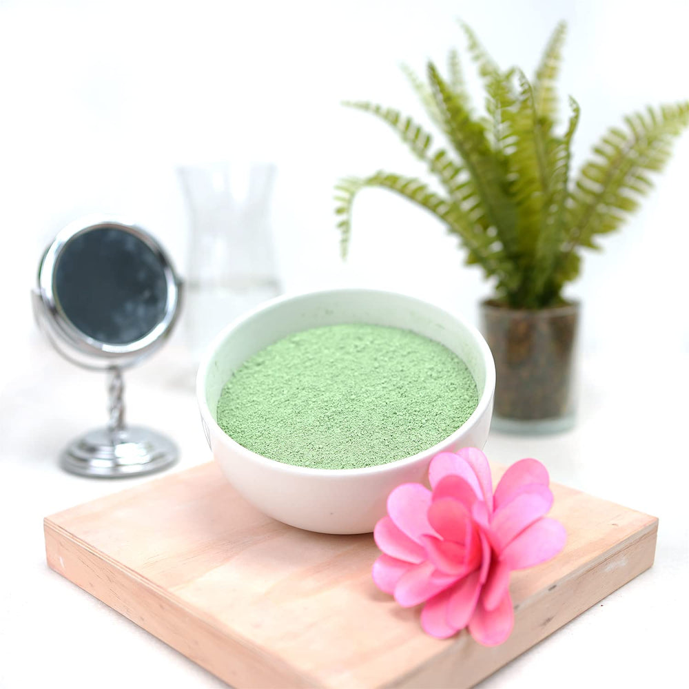 ClearLee DIY mask mixing with kaolin clay.