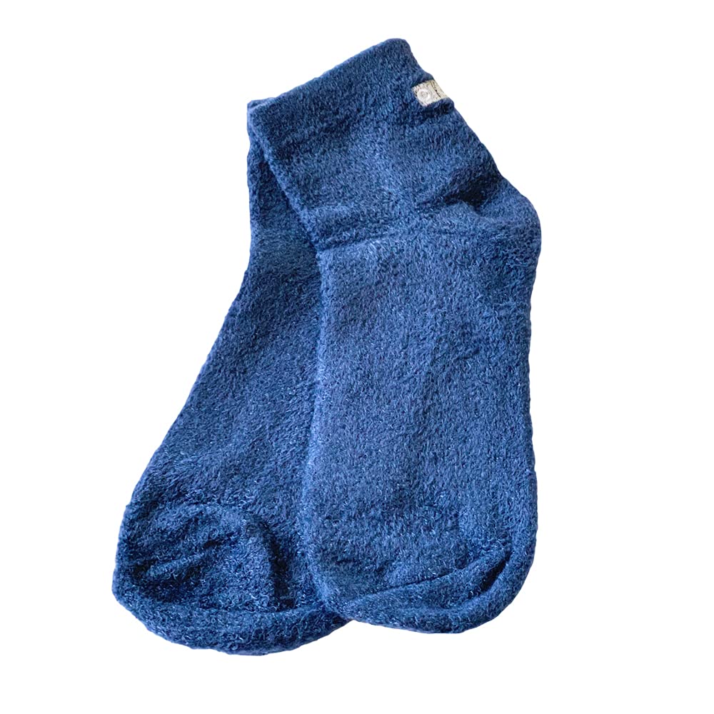 Cloudz cozy plush knit feels soft and warm on feet.