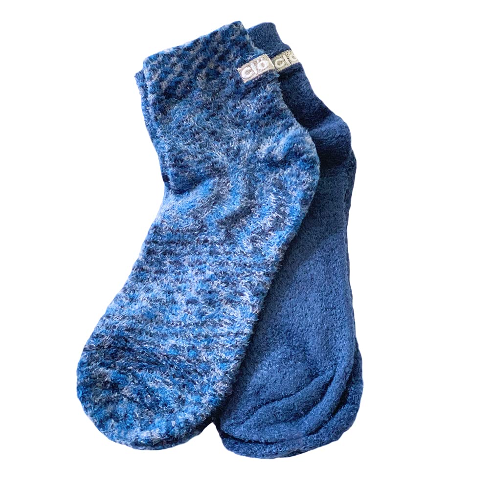 Cloudz Dreamy Blue Soft Plush Socks pack shows cozy travel comfort.