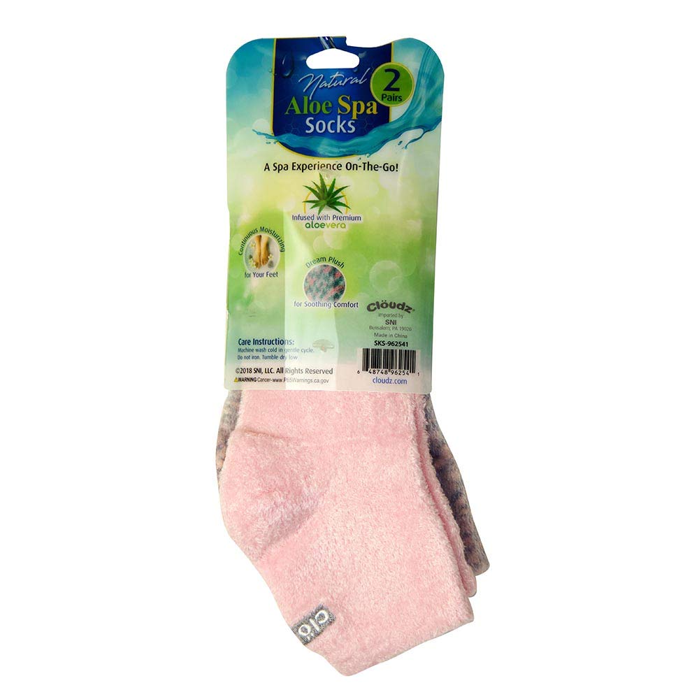 Cloudz soft plush knit texture close-up emphasizes all-day comfort at home.