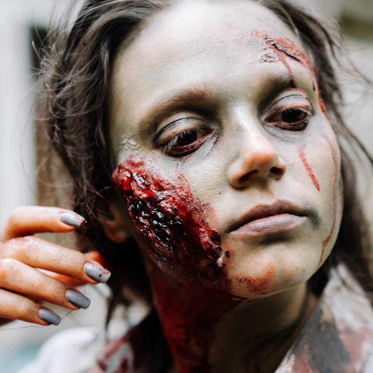 COKOHAPPY Halloween SFX kit coagulated blood gel for thick, dripping detail.