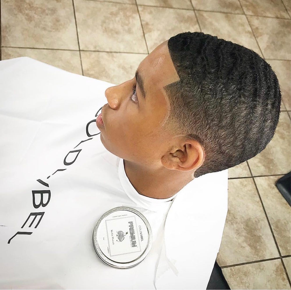 ColdLabel Wolfin Pomade application on hair tip for control