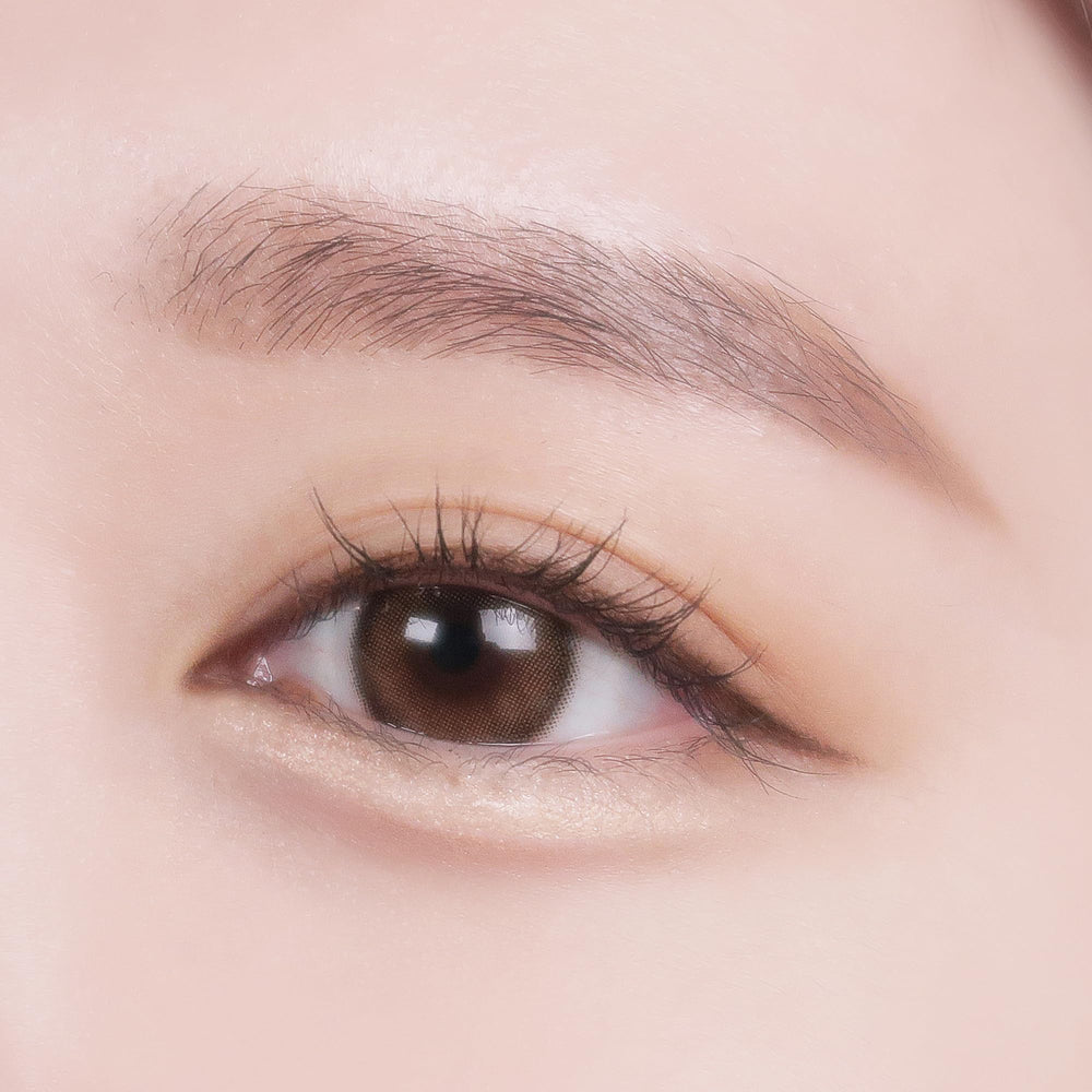 Colorgram Under Eye Highlighter Stick 01 Warm Tone retractable design for quick touch-ups