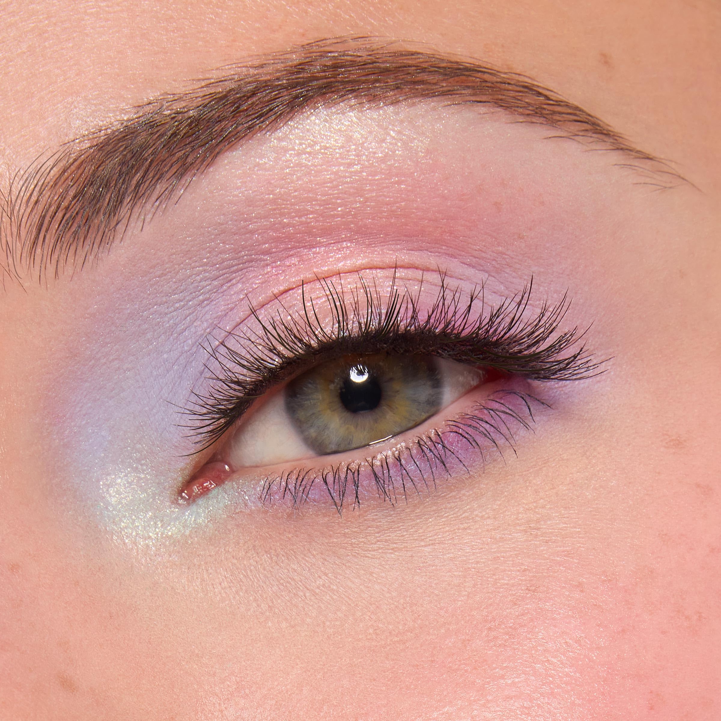 ColourPop Stitch Beach Dreamin' pearlescent glitters elevate soft daytime ensembles.