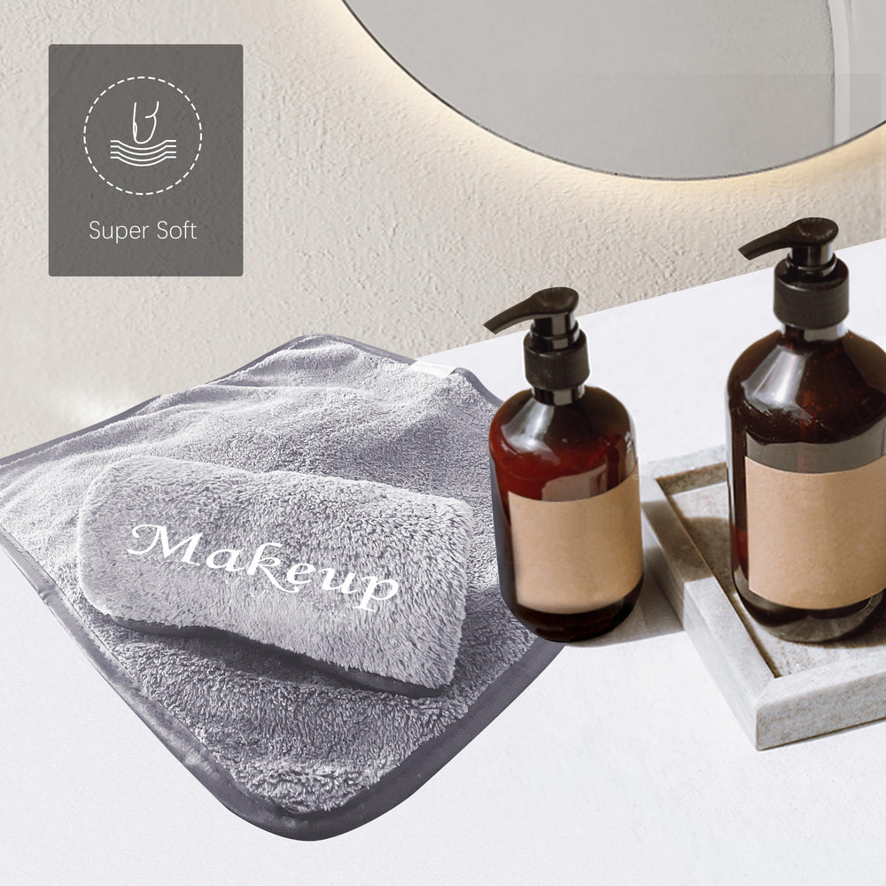 Cosy Family makeup remover cloths close-up fabric texture for plush, quick-drying use
