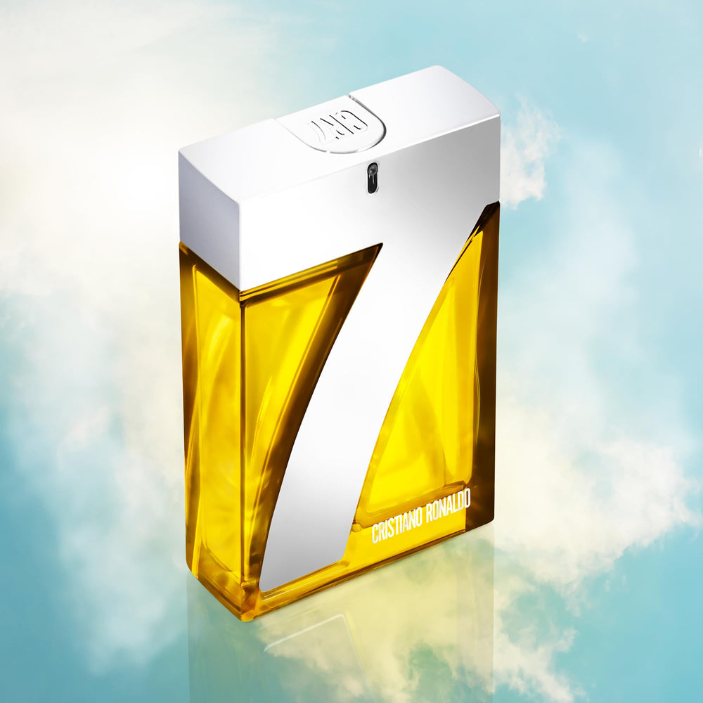 CR7 Discover packaging open scene reveals elegant bottle and presentation for travel-ready use