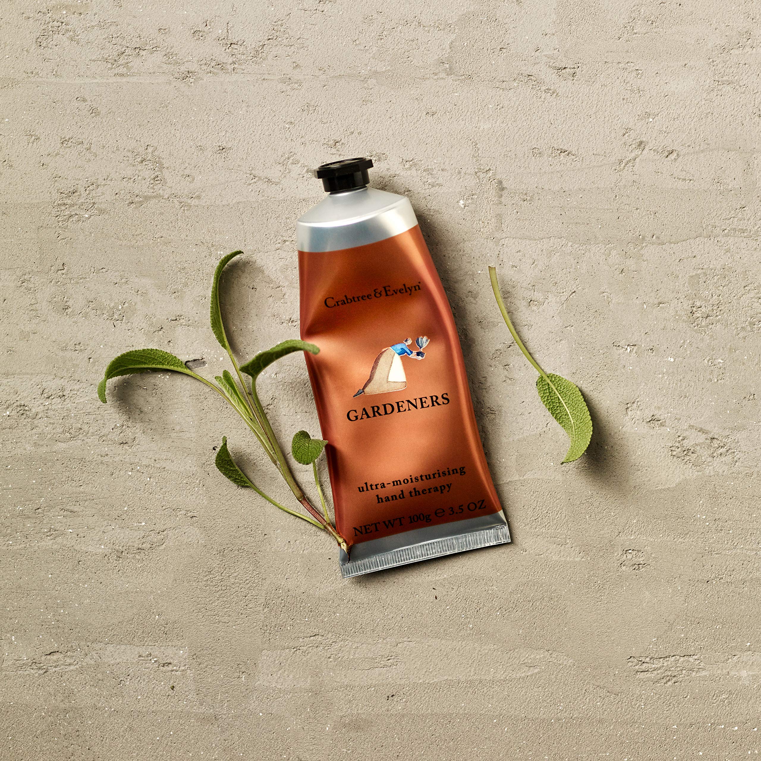 Crabtree & Evelyn Gardeners shea butter ingredient close-up emphasizes conditioning properties for dry hands.
