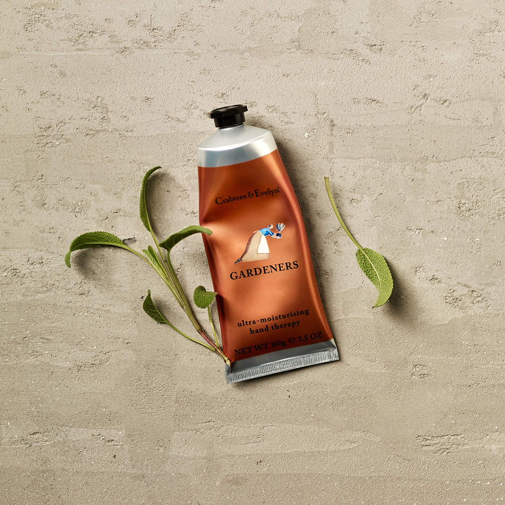 Crabtree & Evelyn Gardeners shea butter ingredient close-up emphasizes conditioning properties for dry hands.