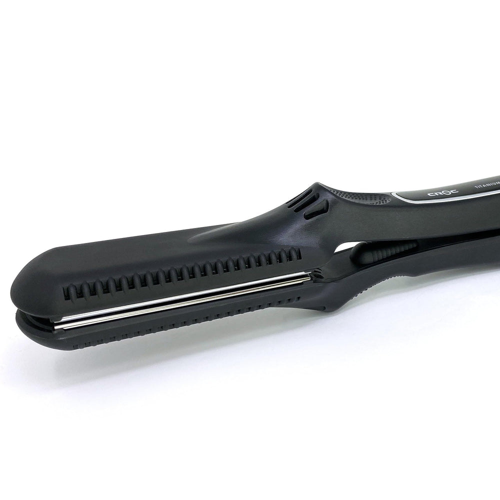 CROC Classic during use delivers smooth glide for quick, precise straightening.