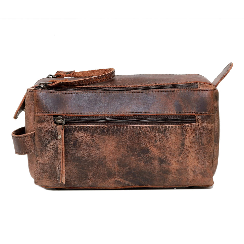 Cuero premium gift-ready leather dopp kit showcasing elegant packaging