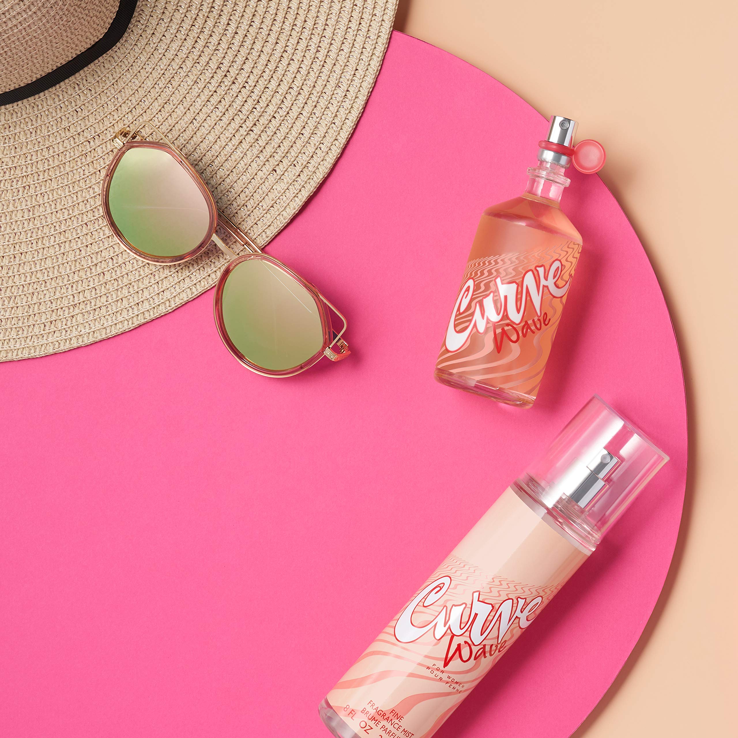 Curve Wave cap close-up shows a sleek, travel-ready lid.