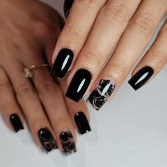 CurvLife nails 16 sizes collection offers a customizable, natural-looking fit.