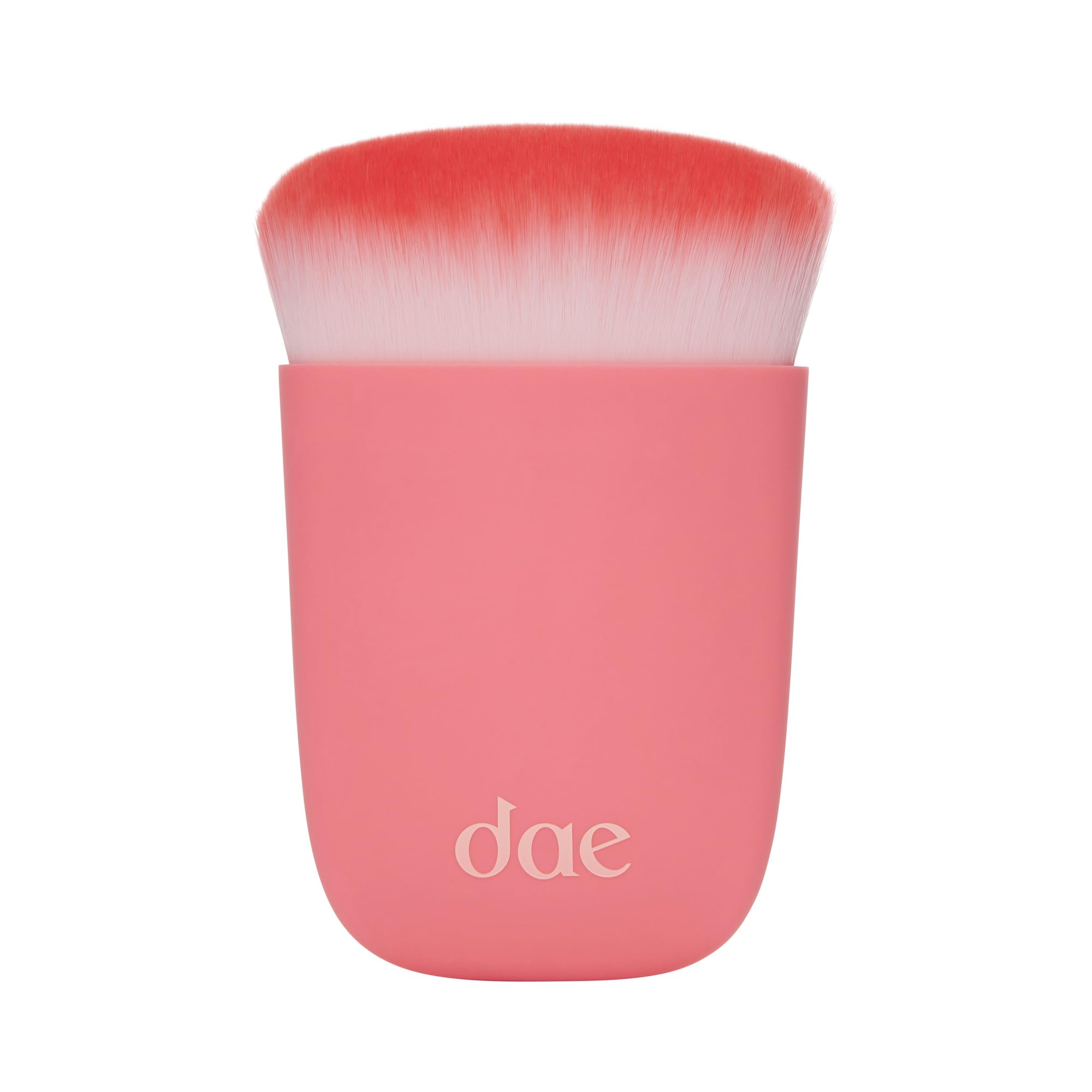 DAE Fairy Duster brush closeup shows seamless root blending for quick refresh.