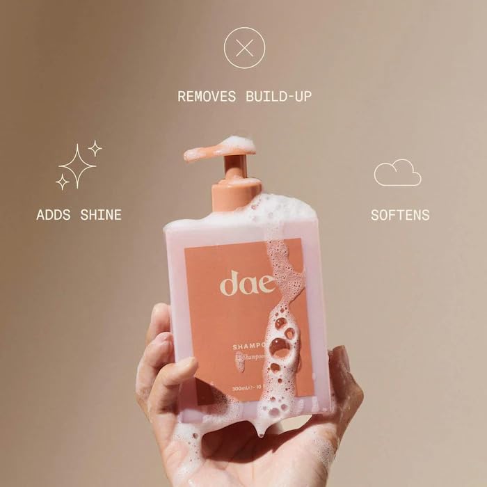 DAE Signature Shampoo hibiscus extract highlights moisture retention for hair