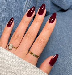 Daisy DND Cherry Mocha swatch on nail shows true color and even coverage.