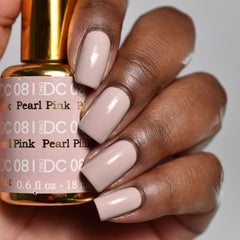 DAISY DND DC matching lacquer duo showing coordinated color for chip-free manicure.