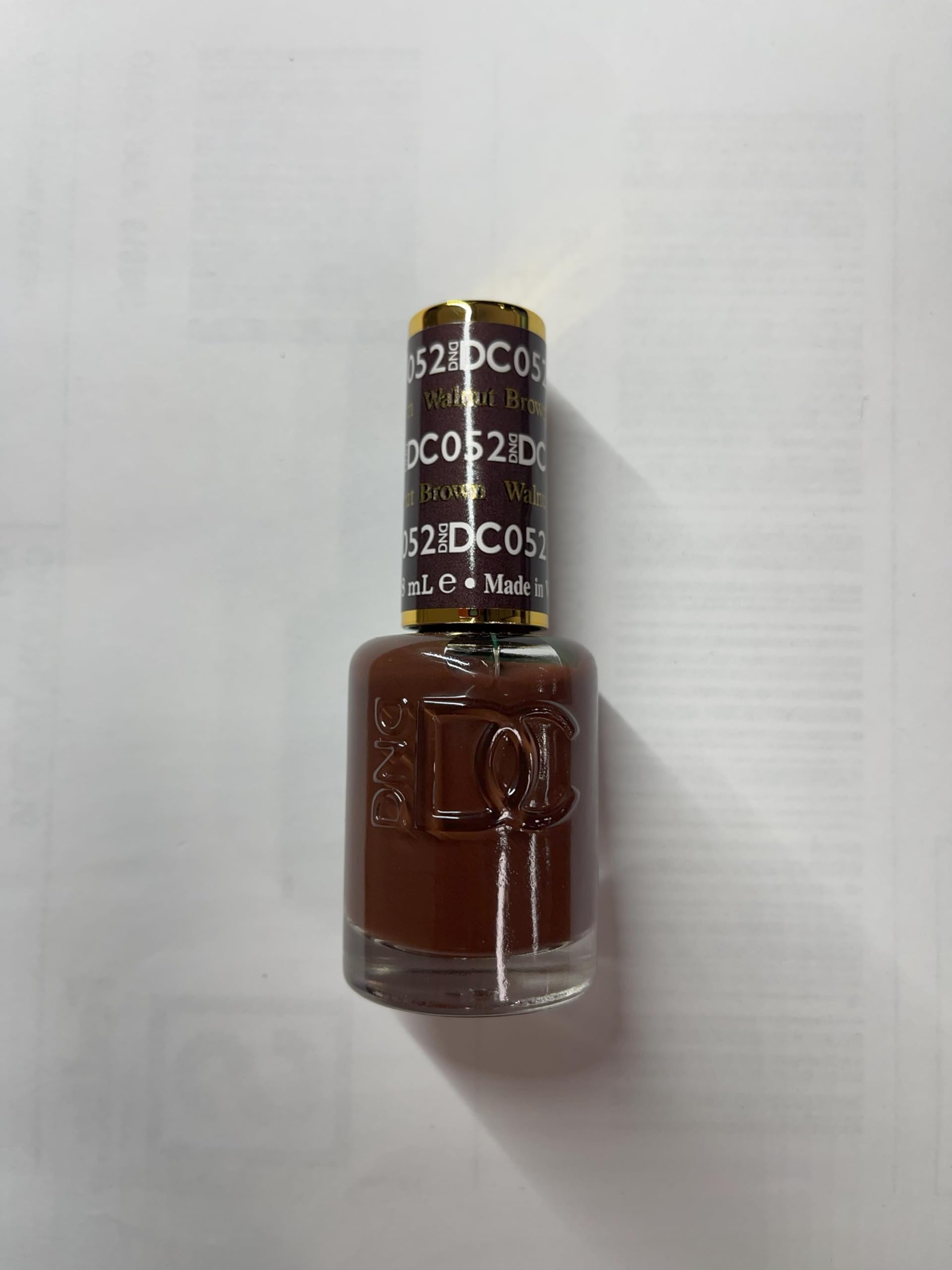 Daisy DND Walnut Brown swatch shows rich pigmentation.