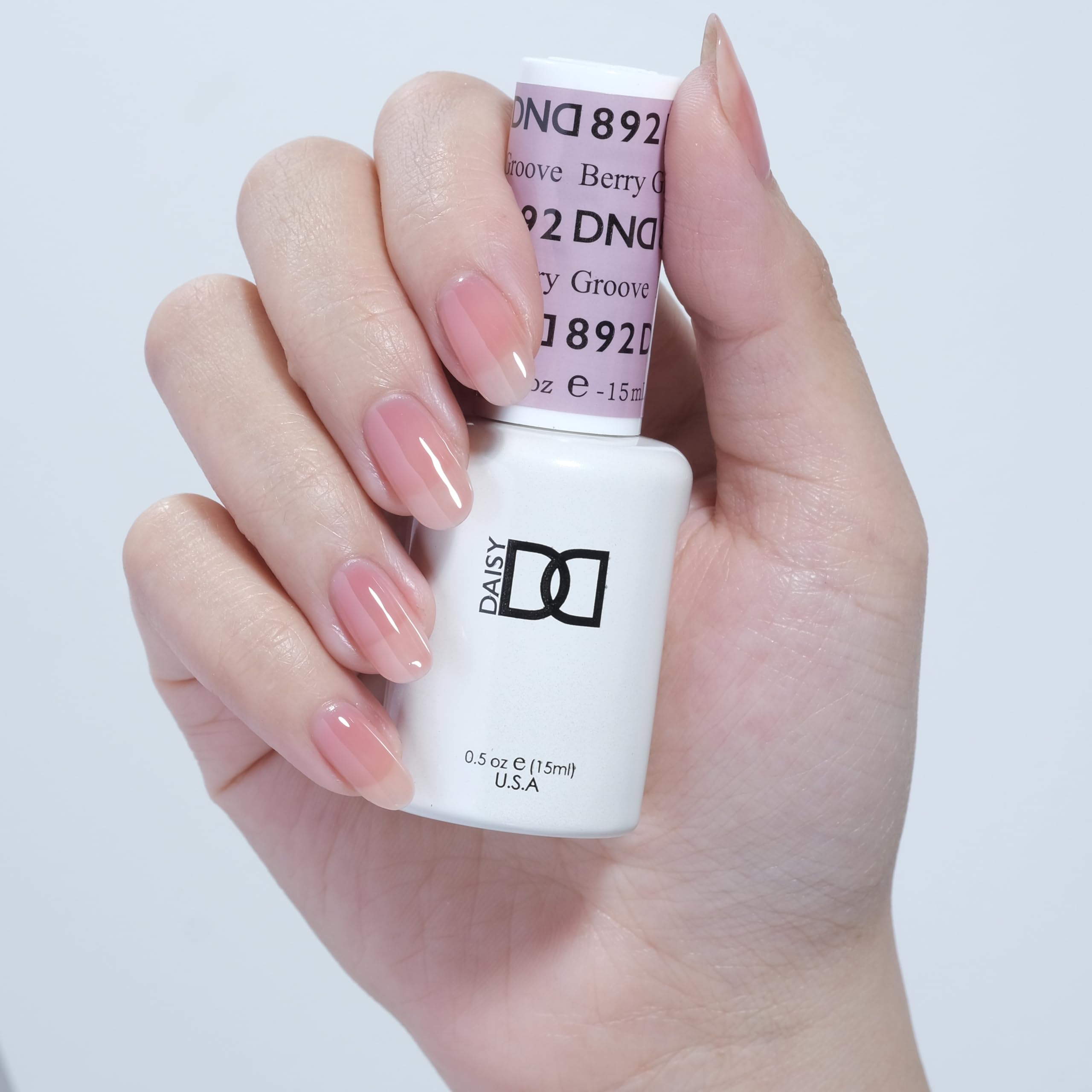 DAISY DND duo-pack gel and lacquer side-by-side for easy styling.
