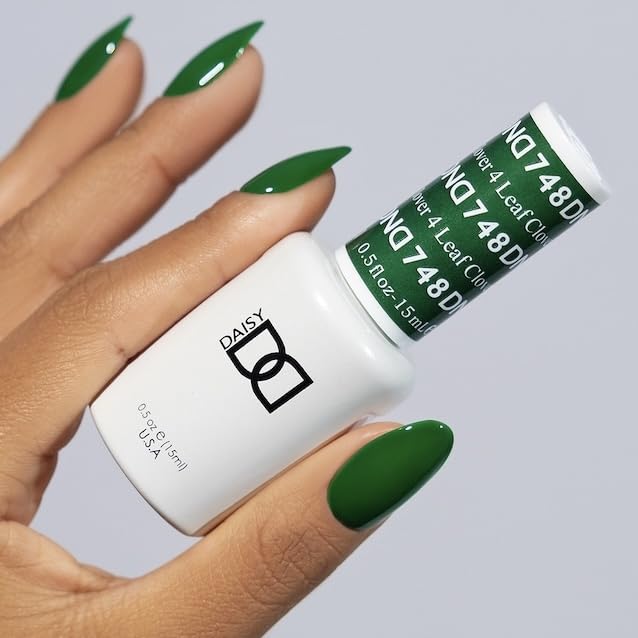 Daisy DND green collection duo-pack image highlights gel polish and lacquer pairing.