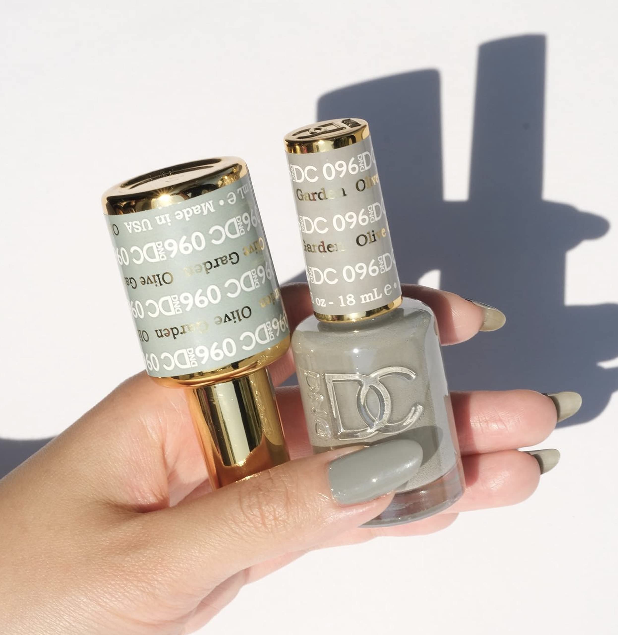 DAISY DND Green Collection duo-pack display with matching gel polish and lacquer for coordinated manicures