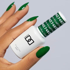 Daisy DND green collection duo-pack image highlights gel polish and lacquer pairing.