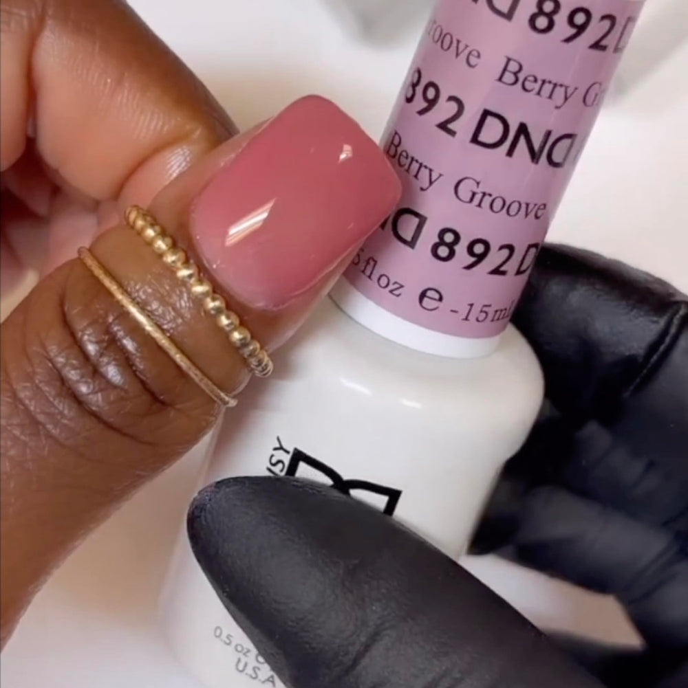 DAISY DND vegan, non-toxic formula label emphasizes safer beauty choices.