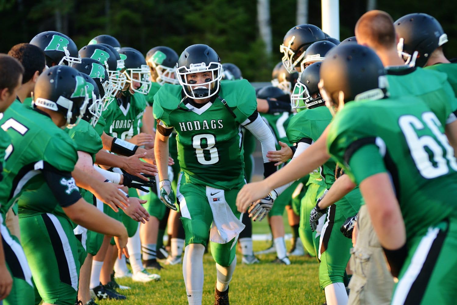DALVGFN sweatproof eye black sticks resist sweat for full-game confidence.