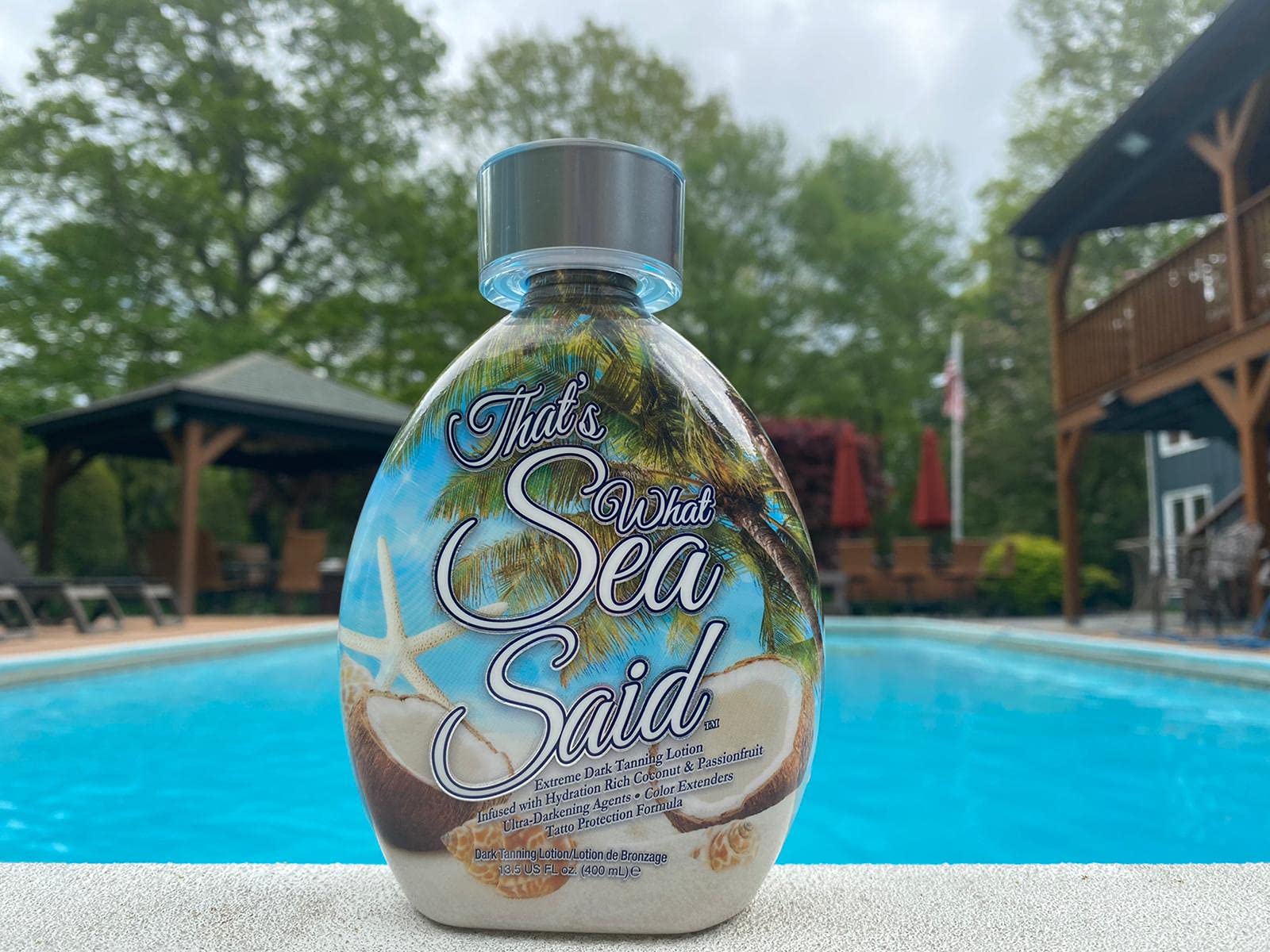 DARK TANS EXCLUSIVE white-no-bronzer formula won’t stain sheets or clothes.
