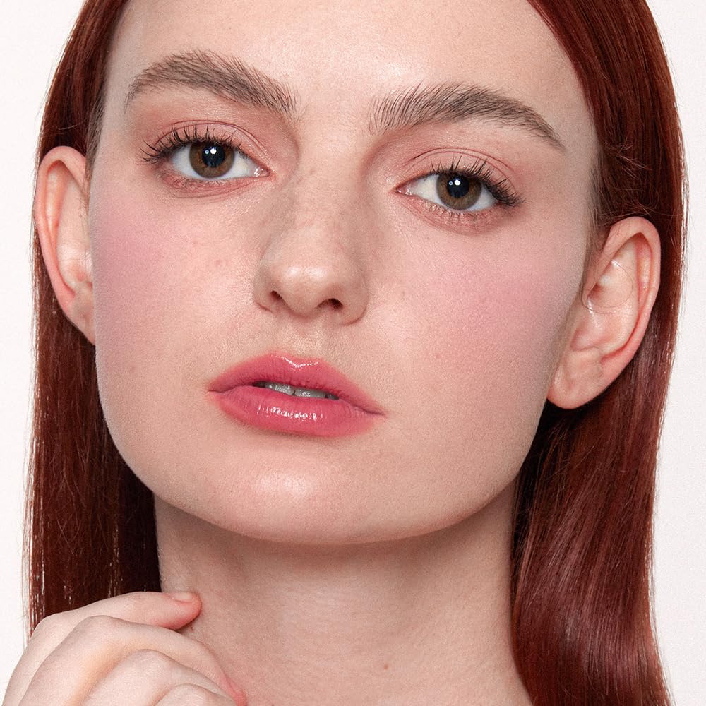 dasique Shadow Palette 13 soft matte finish enables comfortable wear and smooth application.