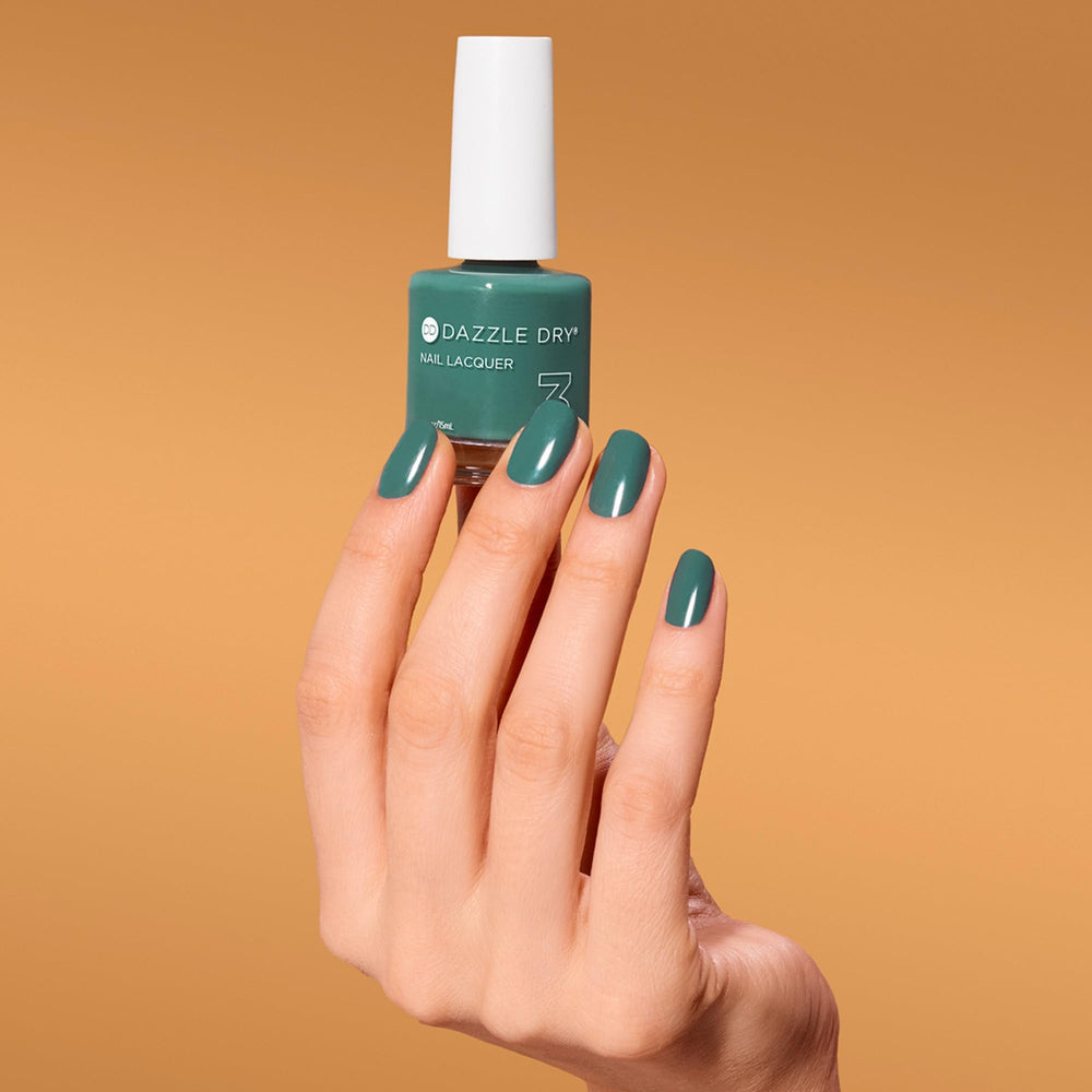 Dazzle Dry top coat quick-dry action in 5 minutes