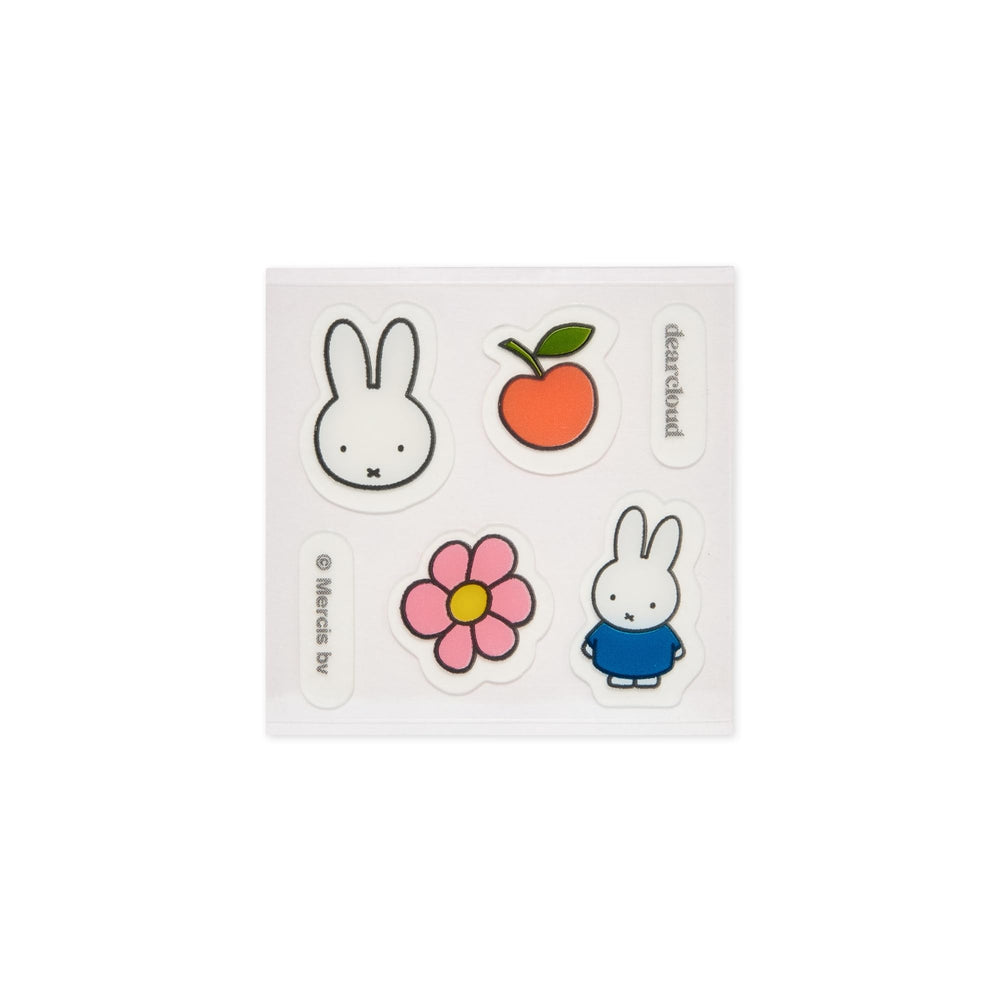 dearcloud Miffy patches on-skin demonstrated breathable hydrocolloid coverage.