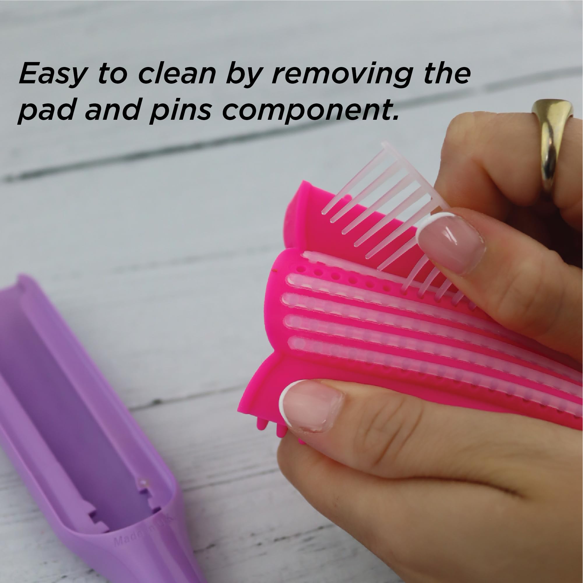 Denman D3 soft round-ended pins minimize snag while detangling