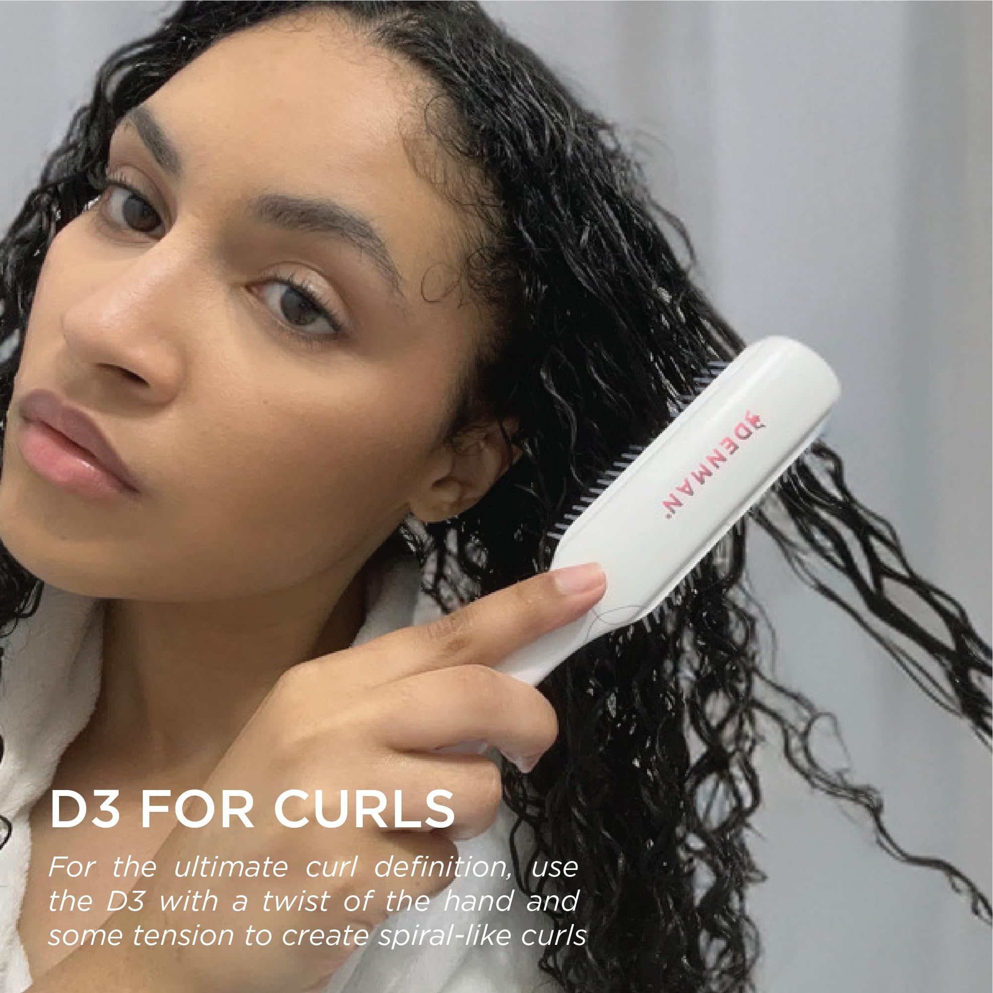 Denman Curly Hair Brush D3 bristles close-up demonstrates gentle detangling without snag