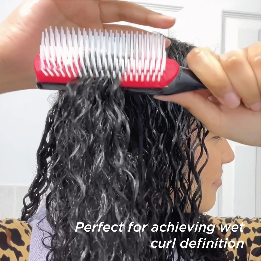 Denman D3 suited for drying and shaping curls during blow-drying.