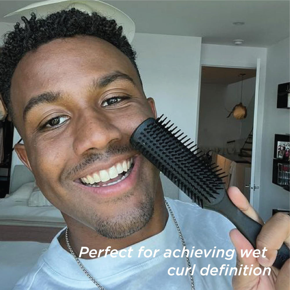 Denman Jack Dean D3 all-black curly-hair-2c-4c use-case for ribbon-like definition