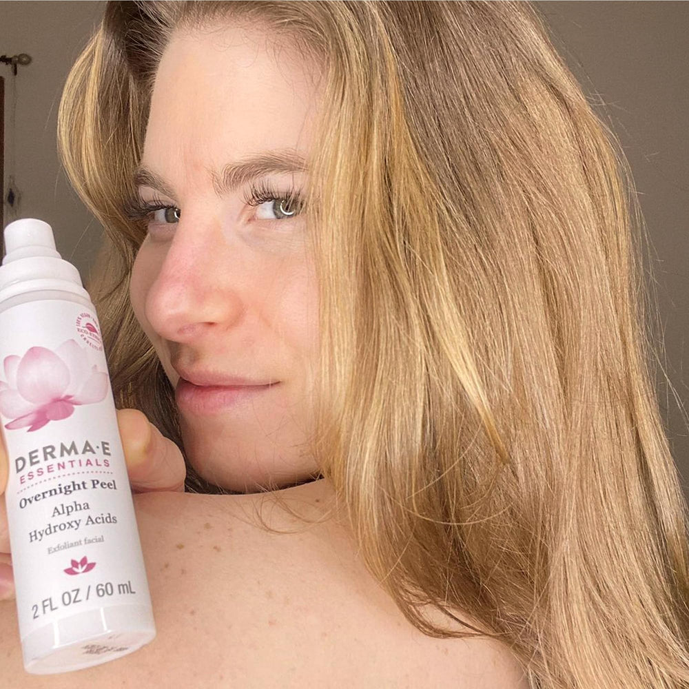 Derma E formula includes green tea and Vitamin C for a refreshed complexion.