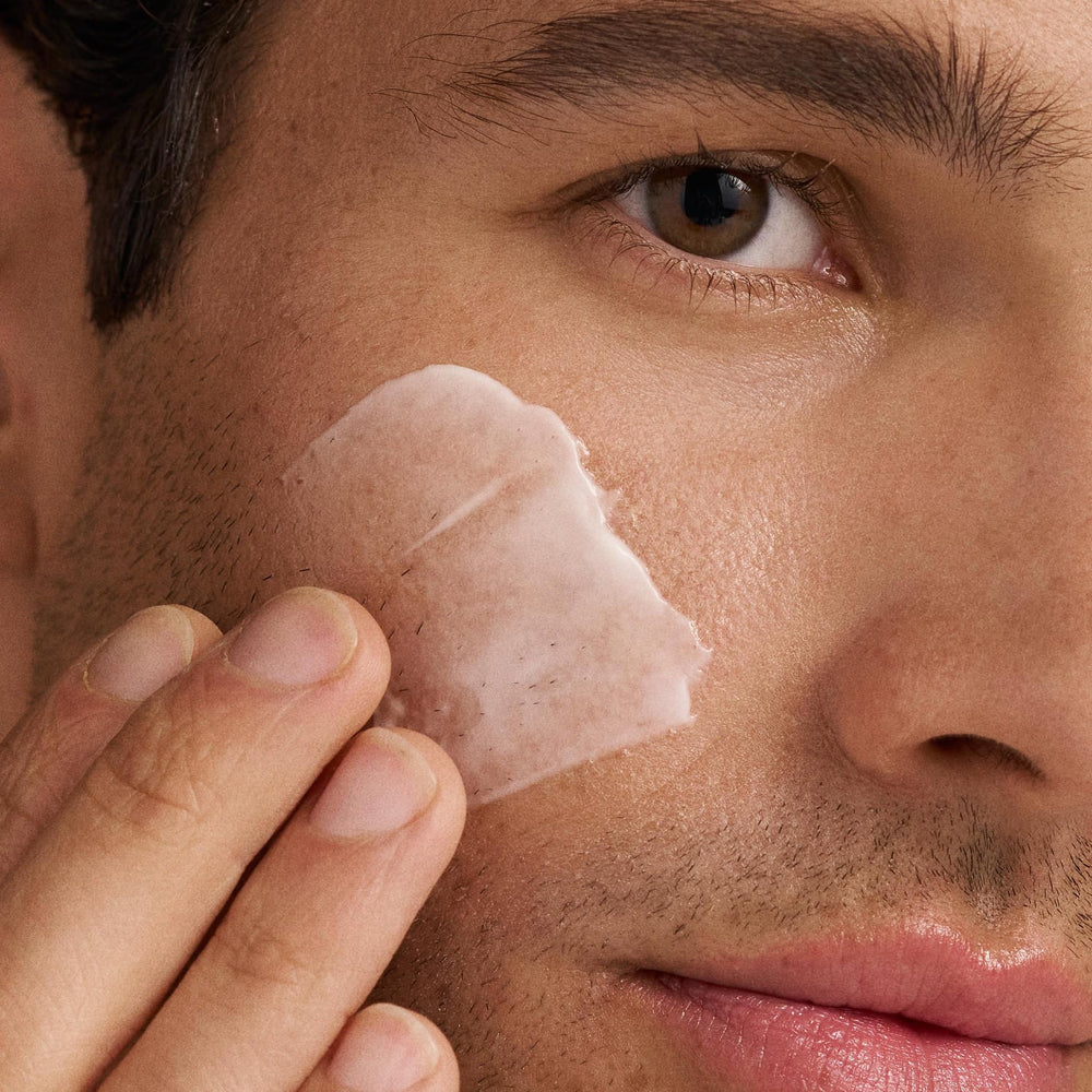Dermalogica Active Moist face application demonstrates lightweight spreading