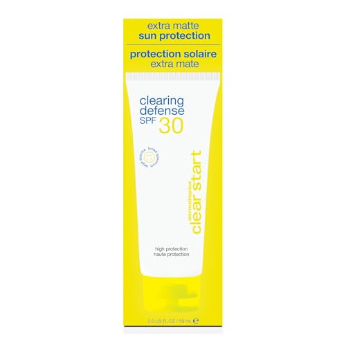 Dermalogica Clear Start texture being applied on skin highlights matte finish and oil control.