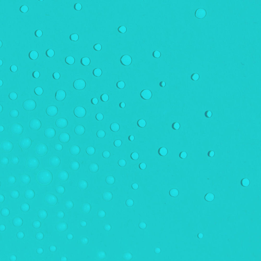 Dermalogica Clear Start Micro-Pore Mist on skin showing oil-control benefits.